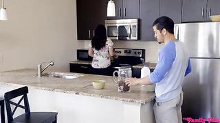 Family Breakfast - S4:E5