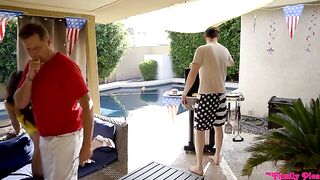 Fourth Of July Family Fuck - S3:E3