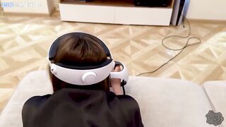 Tricky stepson fucks his naive stepmom while she is in virtual reality