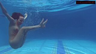 Hot Russian teen Mia Ferrari underwater