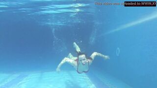 Hot Russian teen Mia Ferrari underwater