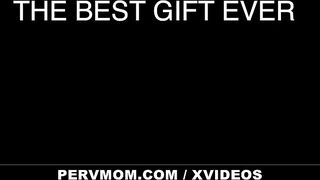 Hot Stepmom Receive A Gift From Her Stepson For StepMo's Day And Lets Him Screw Her