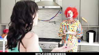 Pretty Milf (AlanaCruise) Sucks Off A Big Dick Clown