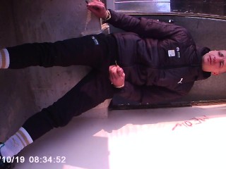 50.6525778N