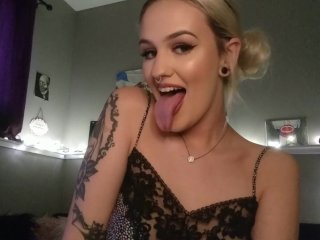 babygirl has a long tongue