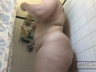 BBW babe lathers up