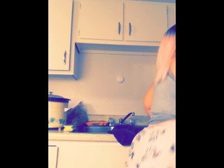 Bbw babe twerks fat ass