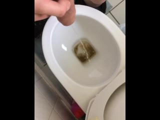 Big Scottish cock urinating