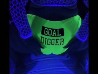 Black light ass shaking