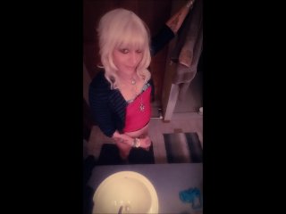 Blonde tranny solo cum