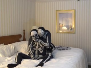 carnage and morphmouth strip down to their skeletons to shoot