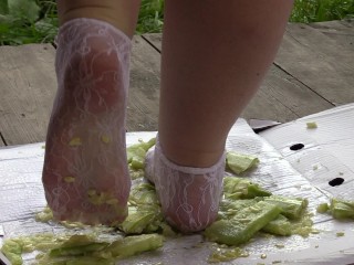 crush squashes under your bare heels from behind