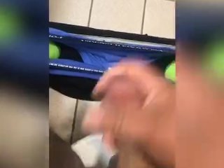 Cumming in a hotel
