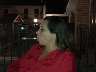 Dangling full cigar inhalation