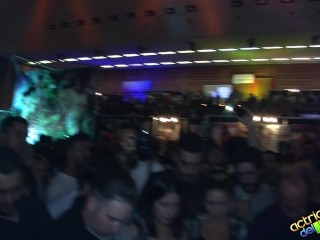 Follando entre la gente del SALÓN ERÓTICO DE BARCELONA