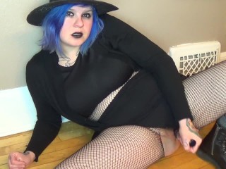 Goth Girl Fucks Tight Little Pussy With Glass Toy