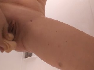 Hot b*tch doing anal with toy