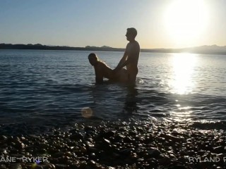 Hot Beach Fuck!