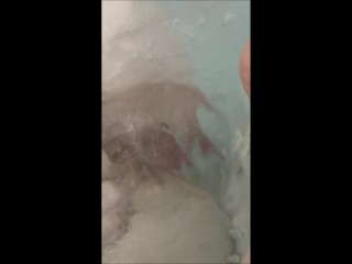Hot young mom toys pussy in bath and cums with jets