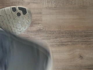 I cum in my girlfriends gym sneaker