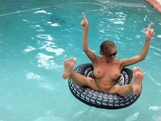 JenniLane is a Nude Spinner