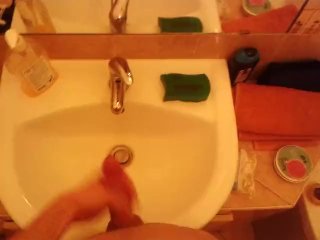 jerkin off in sink: fan requested(in my apartment in Budapest
