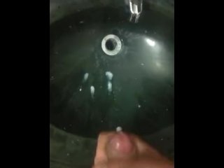 Leche rica en el baño de mi amigo