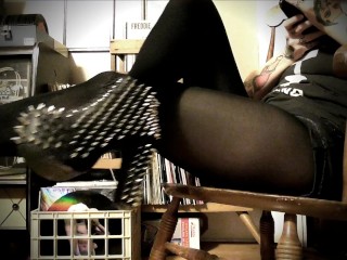 Long Legs Ignore You