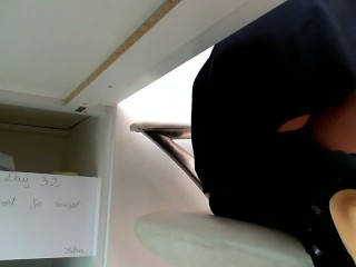 Masturbate at work :Day 32: Skinny girl flashing her ass.
