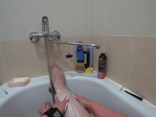 Milf in the bath shaved thick legs. POV and ASMR.