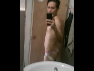 MOSTRANDO UN POQUITO