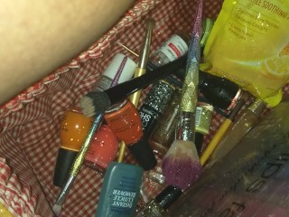 Peeing a BUNCH!! In this makeup box P
