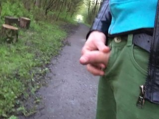 piss play outdoors