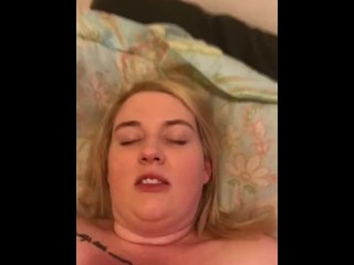 Pregnant babe place with pussy