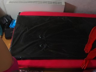 Rubbersisters Puppenanzuug anziehen für das Vakuumbett