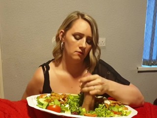 Salad needs a dressing...I got an idea!