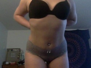 Sexy girl next door toys herself on cam for the first time!
