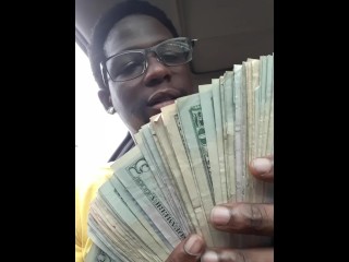 She say money make her cummm