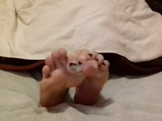 Spreading thick cum between my toes - cum on feet