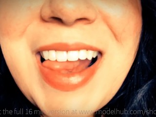 Teasing Giantess gives tiny anxiety about becoming a snack