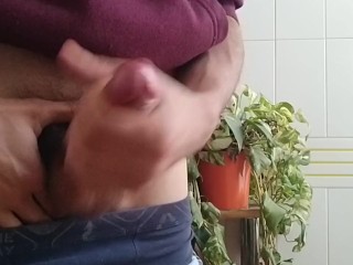 Teen twink huge cumshot
