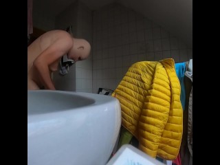 try to go to Toilette with Vagina