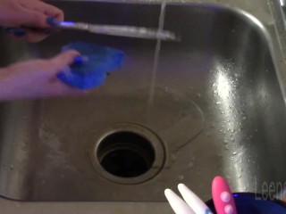 Washing My Dirty Dishes