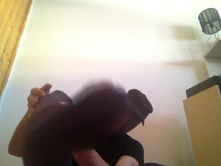 YOUNG GUY PLAYNG WITH FEET IN PURPLE TIGHTS / PANTYHOSE